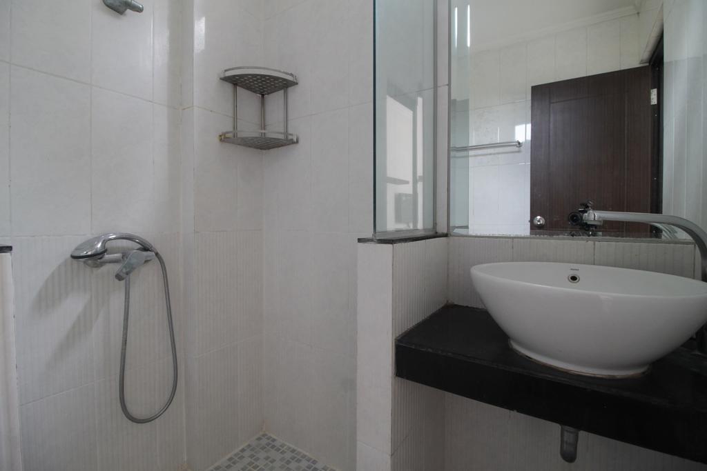 Reddoorz Plus Near Ambassador Mall Jakarta Exteriér fotografie